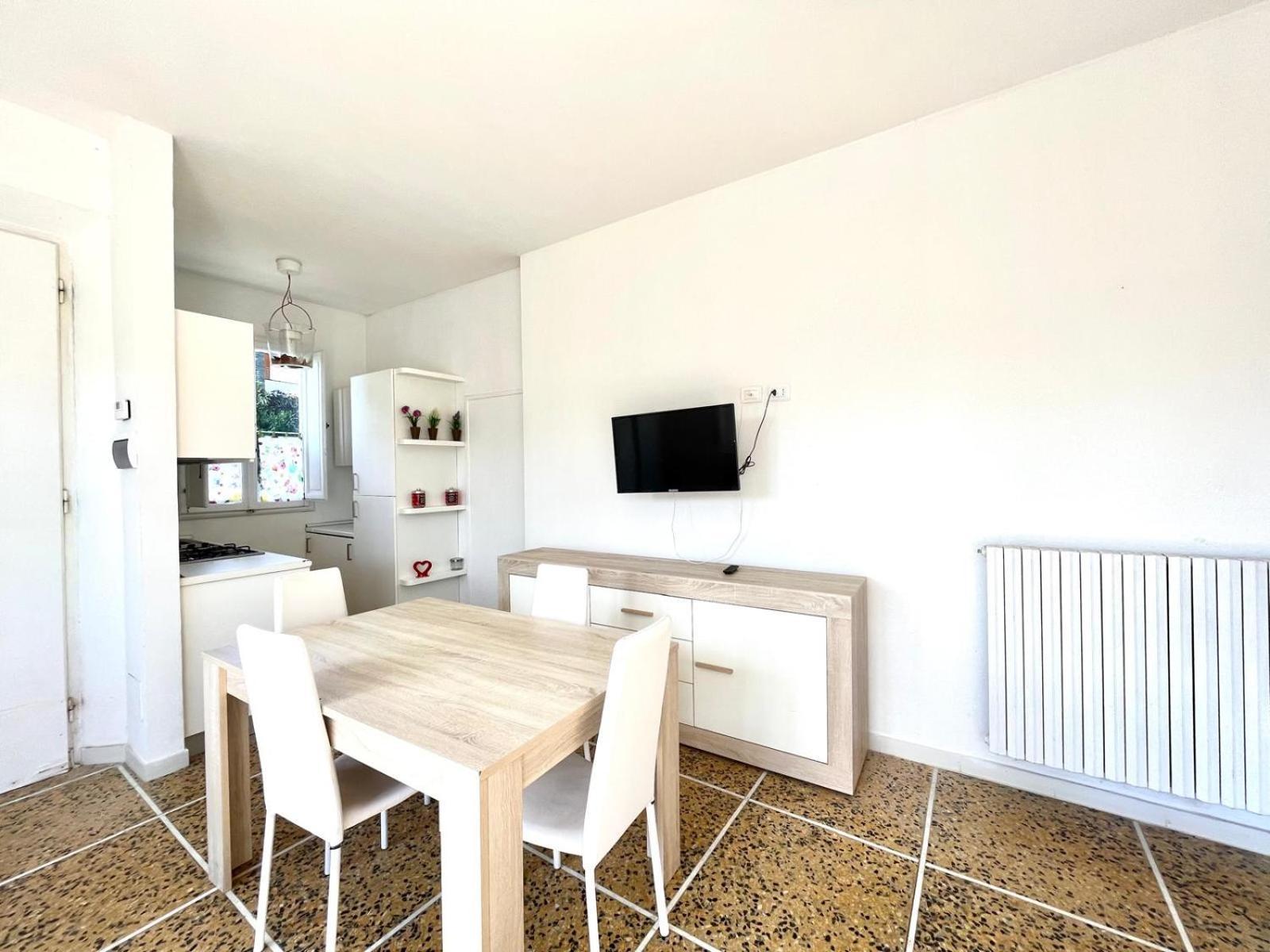 Pineta Apartament Tirrenia Exterior foto